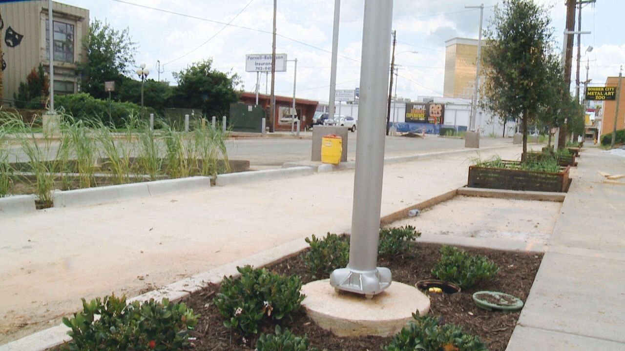 bossier city downtown bike lane and landscaping